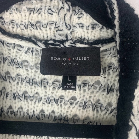 Romeo + Juliet Couture Ombré Chunky Knit Cardigan - Picture 5 of 9